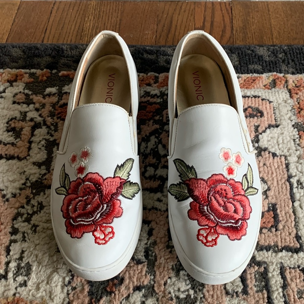 Vionic White Slip-On Sneakers with Red Rose Embroidery